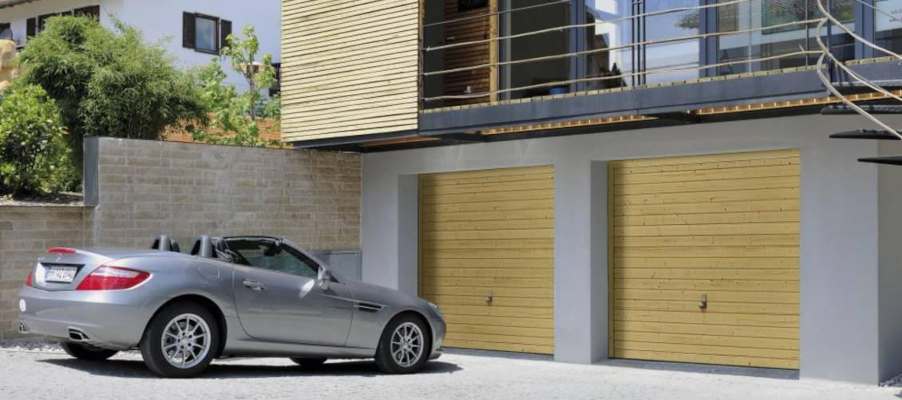 Massief houten sectionale garagedeur Hörmann LTH42